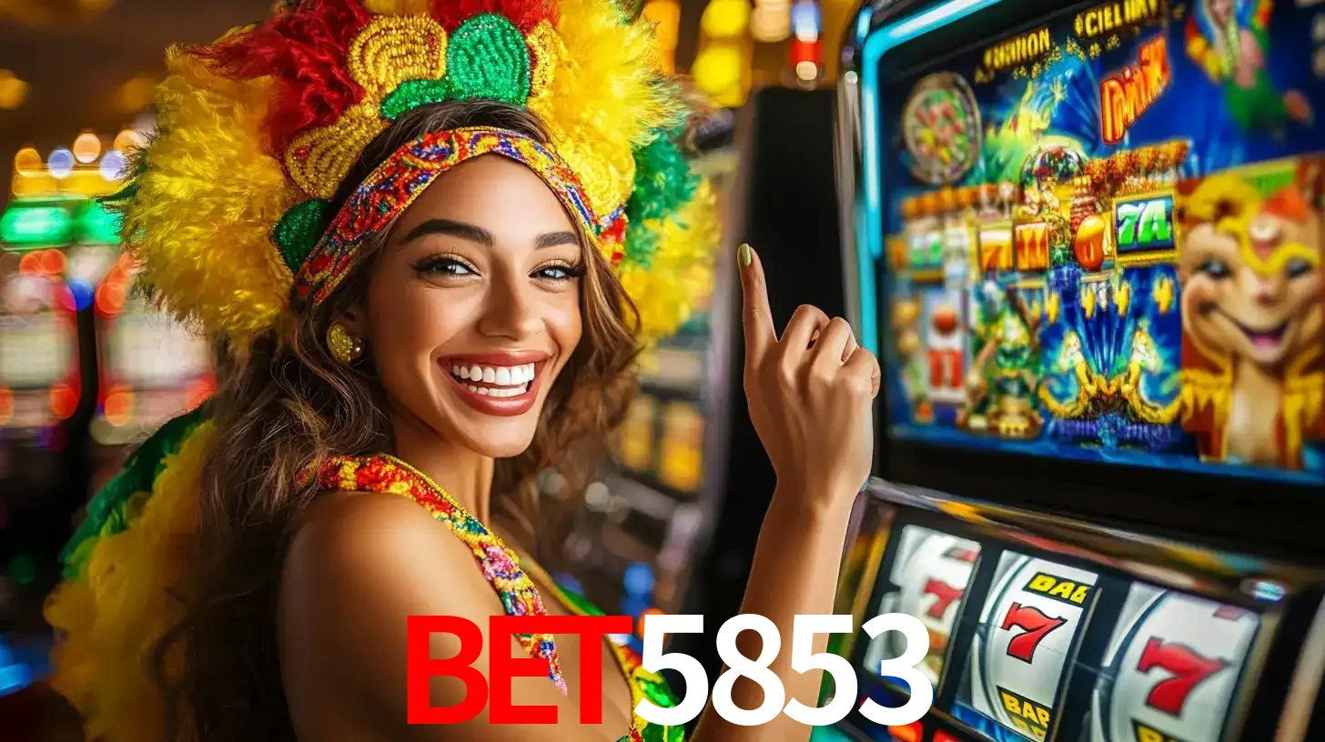 Mulher animada com um cocar de carnaval apontando para uma máquina de caça-níqueis, mostrando a emoção de ganhar um grande prêmio nos jogos do bet5853.